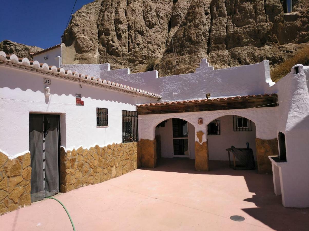 ホテル Casa Cueva El Algarrobo グアディクス エクステリア 写真